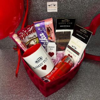 „Kamav tut” – Ajándékcsomag a GipsyCartól Nem csak egy csomag. Egy üzenet. Egy érzés. Egy „szeretlek”, amit nem lehet...